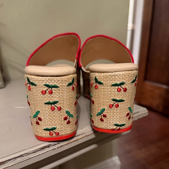 Matisse x Anthropologie Embroidered Cherry Platform Sandals 10 Like New - Picture 6 of 11